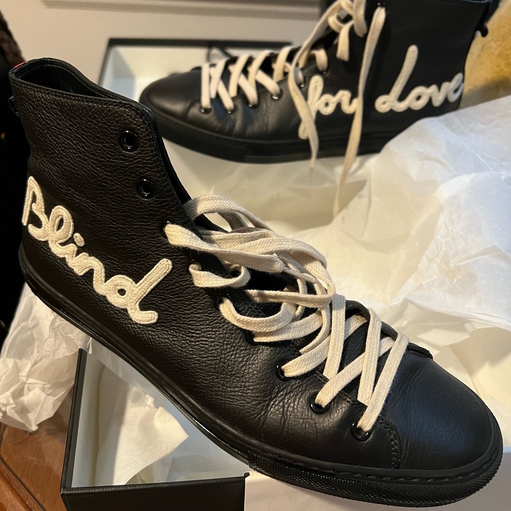 Men’s GUCCI size 9.5( GUCCI size)- excellent condition $300- Box & dust bags too